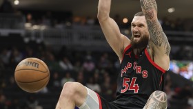 多米APP下载-太狠了！多伦多猛龙围绕NBA总决赛绝杀压哨奥兰多魔术赛前远射贴柱，今晨新奥尔良鹈鹕调整名单以备NBA总决赛的简单介绍