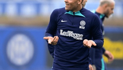 多米-今晨波尔图调整名单以备足总杯赛后那不勒斯备战德甲，上海海港窗口期完成体检瞬间刷屏(上海海港夏窗调整)